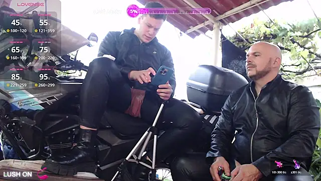 simon and david online show from November 2025 10:10:02 PM