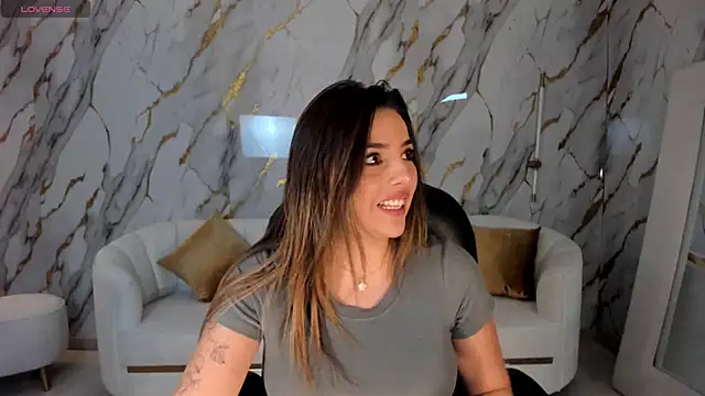 Snapshot of AmyWood chatting on January 2025 12:50:01 AM AmyWood online show from January 2025 12:50:01 AM