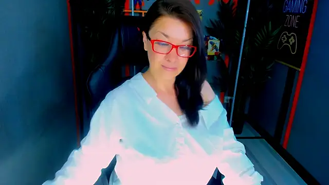 AnaMills online show from June 2026 10:19:02 PM