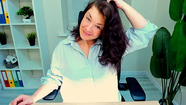 AnaMills online show from June 2026 08:40:02 PM