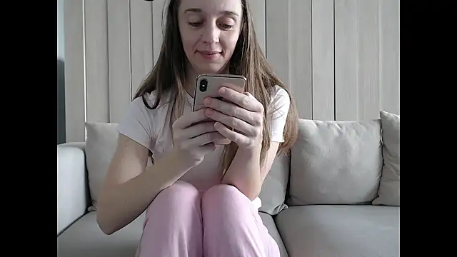 Snapshot of ShySchoolGirl chatting on March 2025 09:16:01 AM ShySchoolGirl online show from March 2025 09:16:01 AM