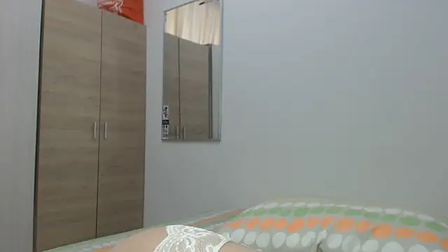 Snapshot of camilahot23 chatting on January 2025 04:48:02 PM camilahot23 online show from January 2025 04:48:02 PM