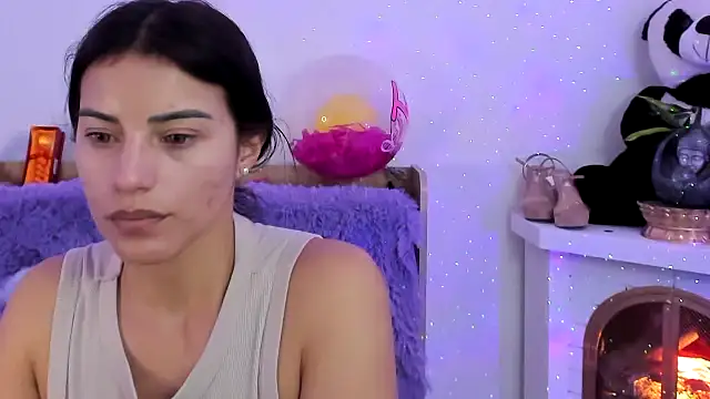 Snapshot of Arenne_rouse chatting on February 2025 10:51:02 PM Arenne rouse online show from February 2025 10:51:02 PM