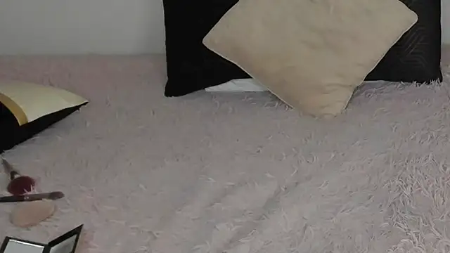 KrissLoona online show from September 2025 04:15:01 AM