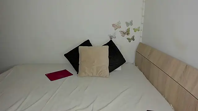 KrissLoona online show from September 2025 04:27:01 AM