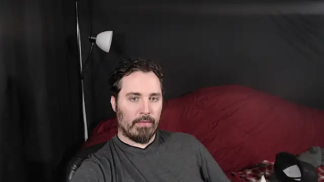 Snapshot of Metalstud chatting on December 2024 11:42:02 PM Metalstud online show from December 2024 11:42:02 PM