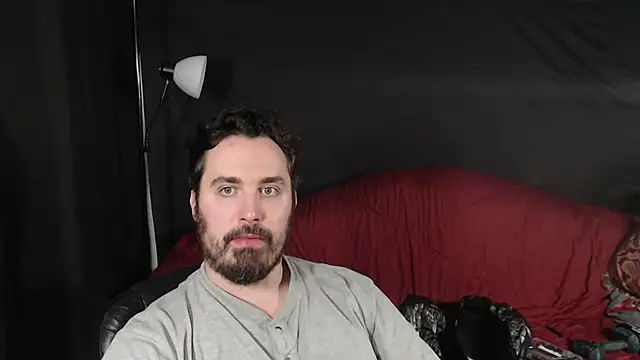 Snapshot of Metalstud chatting on December 2024 11:30:01 PM Metalstud online show from December 2024 11:30:01 PM