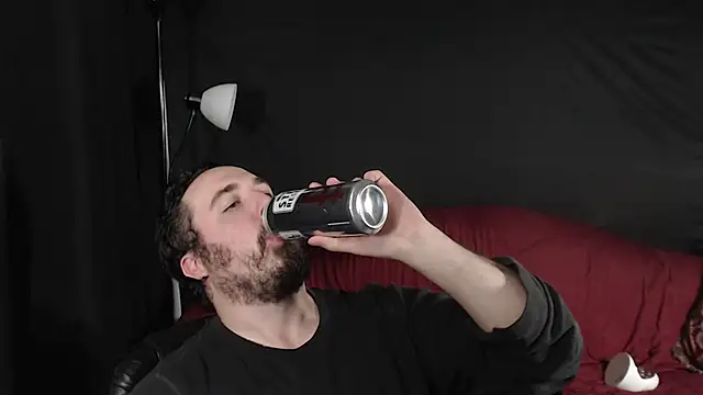 Snapshot of Metalstud chatting on December 2024 11:13:02 PM Metalstud online show from December 2024 11:13:02 PM