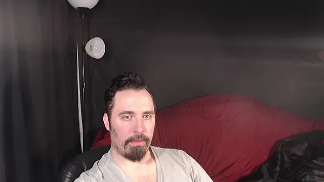 Snapshot of Metalstud chatting on February 2025 02:08:01 AM Metalstud online show from February 2025 02:08:01 AM