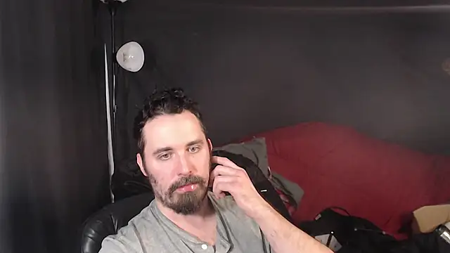 Snapshot of Metalstud chatting on February 2025 02:18:01 AM Metalstud online show from February 2025 02:18:01 AM