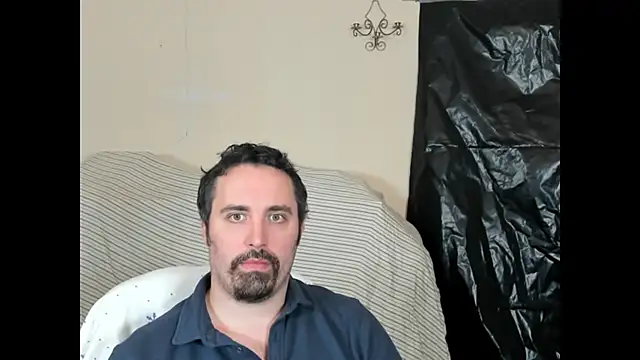 Snapshot of Metalstud chatting on November 2025 03:12:01 AM Metalstud online show from November 2025 03:12:01 AM