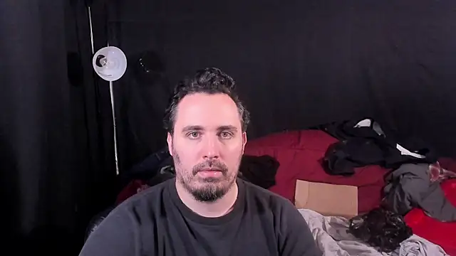 Metalstud online show from December 2025 04:28:02 AM