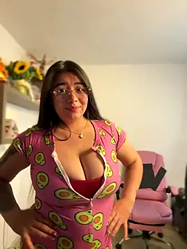 vaneelee online show from October 2025 02:31:01 AM