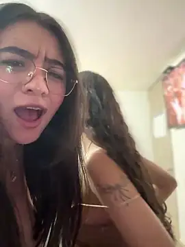 vaneelee online show from March 2026 02:19:02 AM