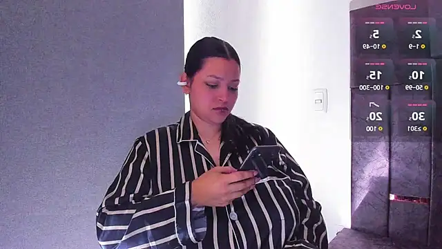 Snapshot of MarcellaGriffin chatting on January 2025 01:52:01 PM MarcellaGriffin online show from January 2025 01:52:01 PM
