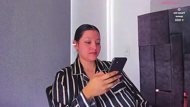 Snapshot of MarcellaGriffin chatting on January 2025 04:57:01 PM MarcellaGriffin online show from January 2025 04:57:01 PM