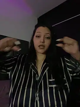 Snapshot of MarcellaGriffin chatting on February 2025 04:05:01 AM MarcellaGriffin online show from February 2025 04:05:01 AM