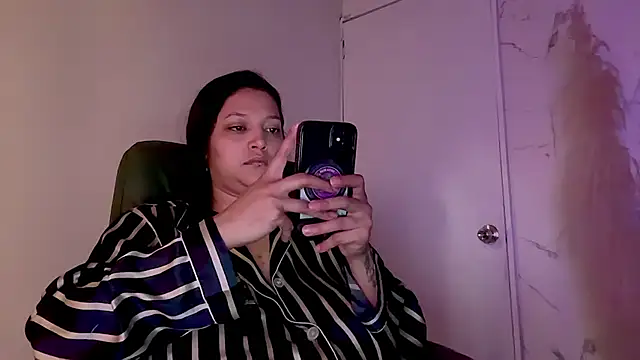 MarcellaGriffin online show from June 2026 01:33:01 PM