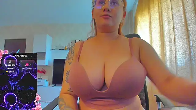 hot evil queen online show from September 2025 09:25:02 AM