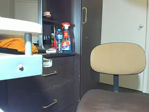 Snapshot of Angelchezcka chatting on March 2026 06:29:01 AM Angelchezcka online show from March 2026 06:29:01 AM