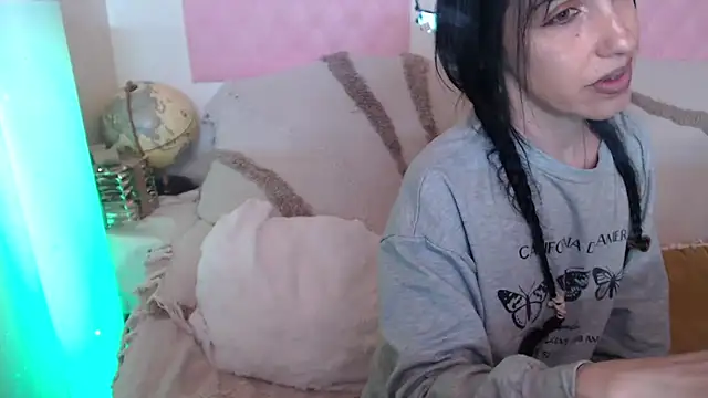 -carla- online show from April 2026 05:58:01 AM