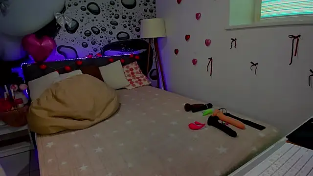 Snapshot of AlmaFancy chatting on February 2026 07:14:02 AM AlmaFancy online show from February 2026 07:14:02 AM