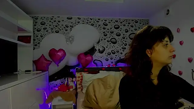 Snapshot of AlmaFancy chatting on February 2026 06:53:02 AM AlmaFancy online show from February 2026 06:53:02 AM