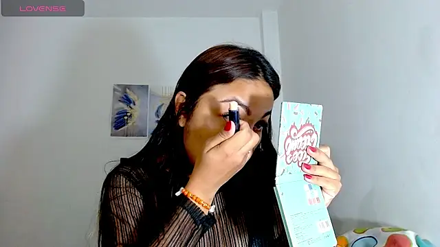 Kylie loveee online show from November 2025 01:58:02 PM