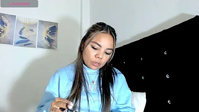 Kylie loveee online show from March 2026 01:23:02 AM