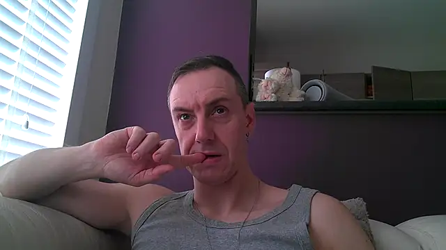 Snapshot of ploki2180 chatting on February 2025 09:55:02 AM ploki2180 online show from February 2025 09:55:02 AM