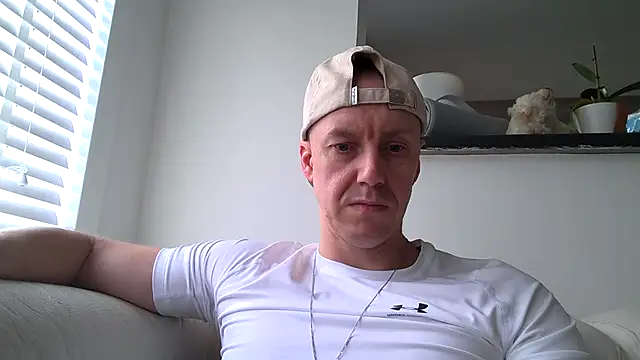 Snapshot of ploki2180 chatting on October 2025 12:33:01 PM ploki2180 online show from October 2025 12:33:01 PM