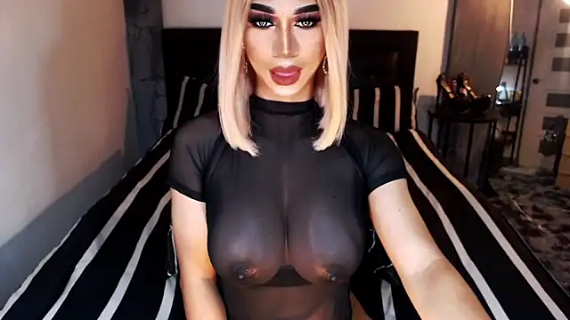 Snapshot of MassiveCockxMistress chatting on November 2025 05:06:02 PM MassiveCockxMistress online show from November 2025 05:06:02 PM