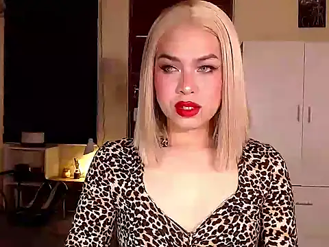 Snapshot of MistressLuna1 chatting on March 2025 09:21:01 PM MistressLuna1 online show from March 2025 09:21:01 PM