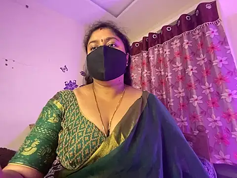 Snapshot of Love_4Sex chatting on April 2026 05:35:01 AM Love 4Sex online show from April 2026 05:35:01 AM