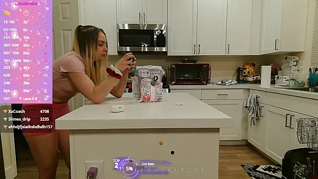 Snapshot of Blondiewithanass chatting on March 2025 09:02:02 AM Blondiewithanass online show from March 2025 09:02:02 AM