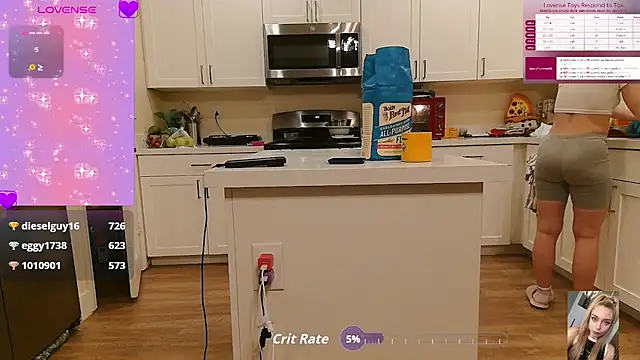 Snapshot of Blondiewithanass chatting on September 2025 02:24:02 AM Blondiewithanass online show from September 2025 02:24:02 AM