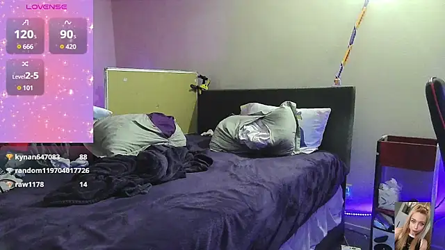 Snapshot of Blondiewithanass chatting on October 2025 02:03:02 AM Blondiewithanass online show from October 2025 02:03:02 AM