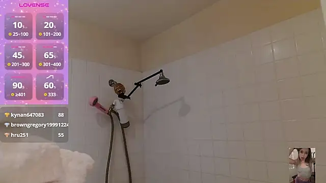 Snapshot of Blondiewithanass chatting on October 2025 10:54:02 PM Blondiewithanass online show from October 2025 10:54:02 PM