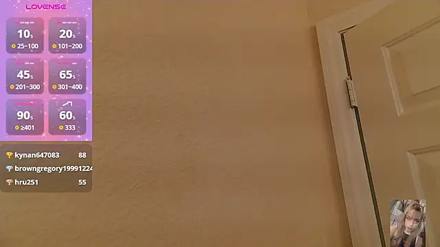 Snapshot of Blondiewithanass chatting on October 2025 11:49:02 PM Blondiewithanass online show from October 2025 11:49:02 PM