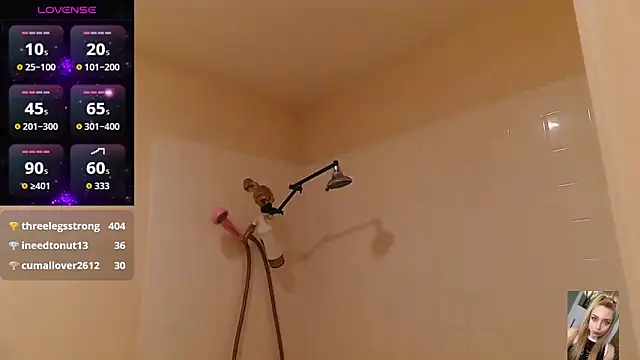 Snapshot of Blondiewithanass chatting on October 2025 01:31:01 AM Blondiewithanass online show from October 2025 01:31:01 AM