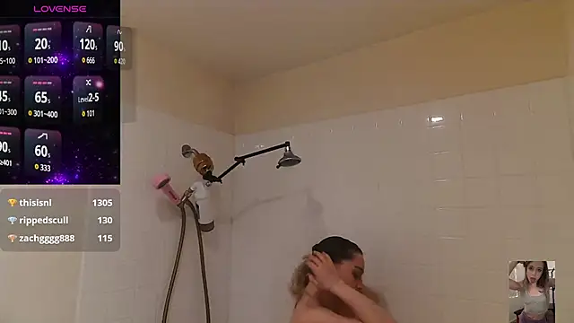 Snapshot of Blondiewithanass chatting on November 2025 11:17:01 PM Blondiewithanass online show from November 2025 11:17:01 PM