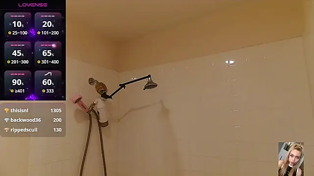 Snapshot of Blondiewithanass chatting on November 2025 12:46:01 AM Blondiewithanass online show from November 2025 12:46:01 AM