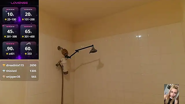 Snapshot of Blondiewithanass chatting on December 2025 02:16:02 AM Blondiewithanass online show from December 2025 02:16:02 AM