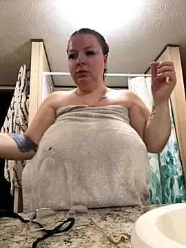 Snapshot of Blondiee_x chatting on September 2025 06:32:02 PM Blondiee x online show from September 2025 06:32:02 PM