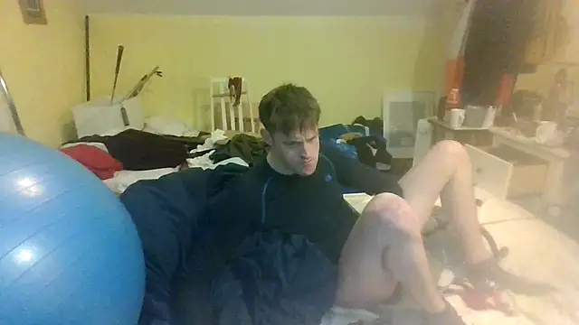 Snapshot of londonfuckwhore chatting on February 2025 06:02:01 PM londonfuckwhore online show from February 2025 06:02:01 PM