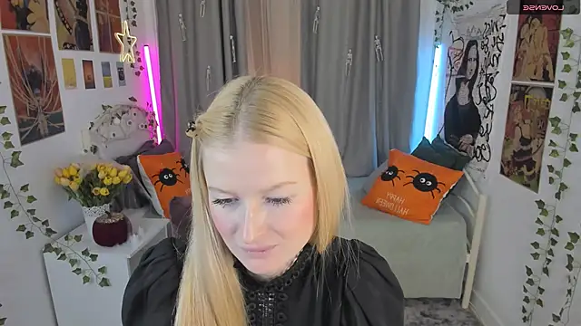 Snapshot of Laly_Peach chatting on October 2025 12:09:01 PM Laly Peach online show from October 2025 12:09:01 PM