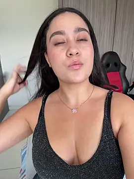Nina lovi online show from June 2026 09:49:02 PM