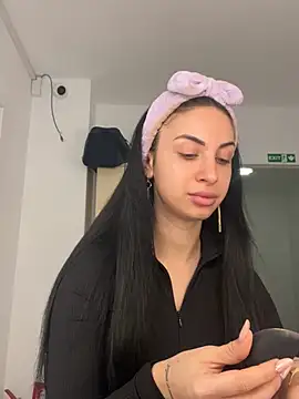 Snapshot of MeganHopeX chatting on December 2024 05:39:02 AM MeganHopeX online show from December 2024 05:39:02 AM