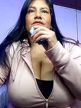 Snapshot of salomexlove_20 chatting on November 2025 02:19:01 PM salomexlove 20 online show from November 2025 02:19:01 PM