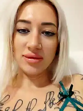 Snapshot of Fuck-Gina chatting on January 2025 12:16:02 AM Fuck-Gina online show from January 2025 12:16:02 AM